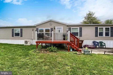 170 Country View Dr, Newville, PA 17241
