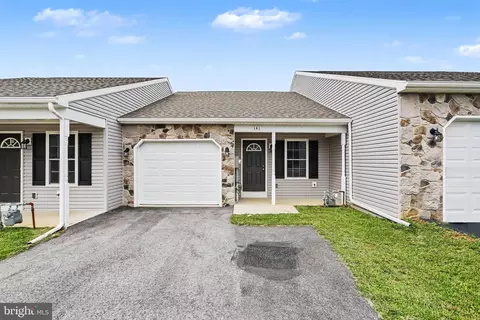 141 Sable Dr, Carlisle, PA 17013