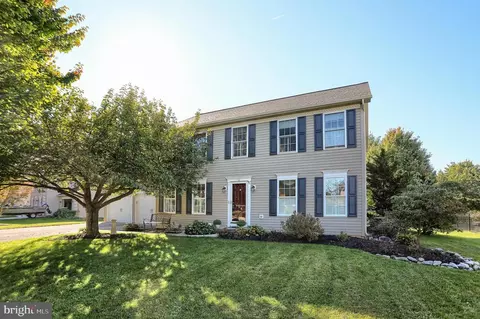 25 W Eppley Dr, Carlisle, PA 17015