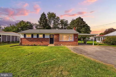 17 Hogestown Rd, Mechanicsburg, PA 17050