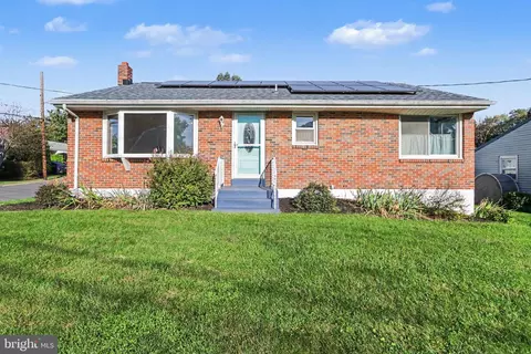2095 Clarendon St, Camp Hill, PA 17011