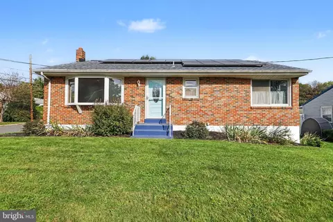 2095 Clarendon St, Camp Hill, PA 17011