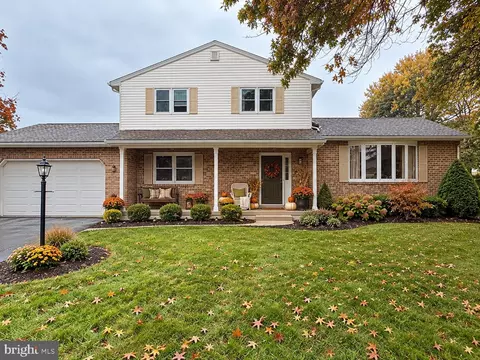 219 Westview Dr, Mechanicsburg, PA 17055