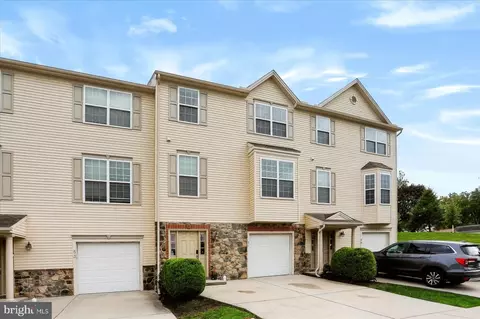 51 Indiana Cir, Lemoyne, PA 17043