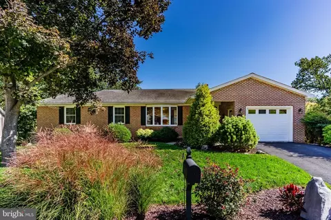 5269 Terrace Rd, Mechanicsburg, PA 17050