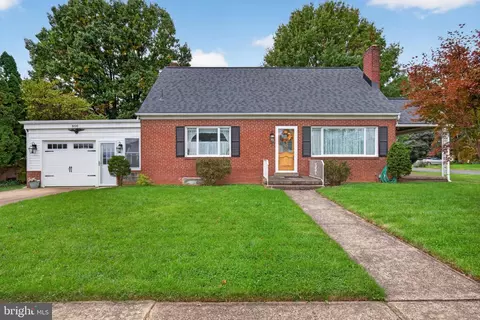 900 S 31st St, Camp Hill, PA 17011