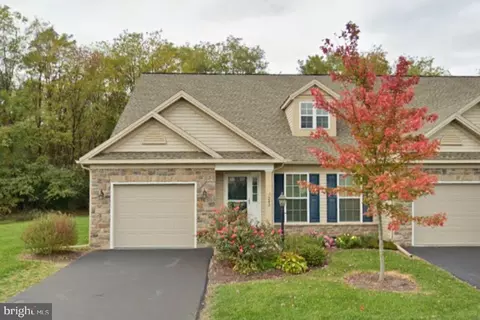 243 Aldenwood Dr, Carlisle, PA 17015