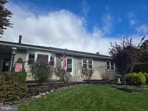 324 W Lisburn Rd, Mechanicsburg, PA 17055