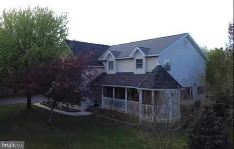12 Wheatland Dr, Mechanicsburg, PA 17050