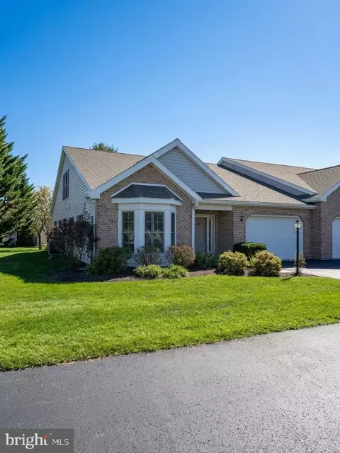 54 Creek Bank Dr, Mechanicsburg, PA 17050
