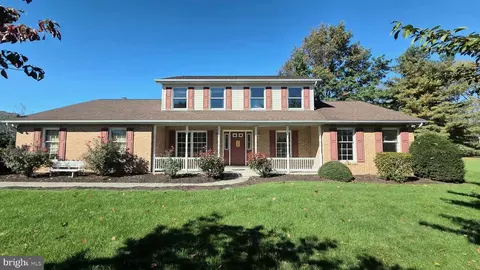 3 Buttonwood Ct, Mechanicsburg, PA 17050