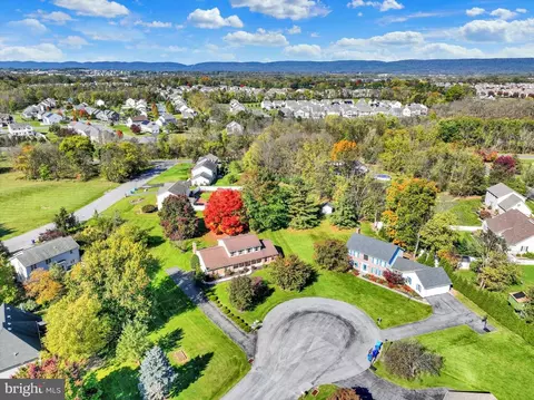 3 Buttonwood Ct, Mechanicsburg, PA 17050