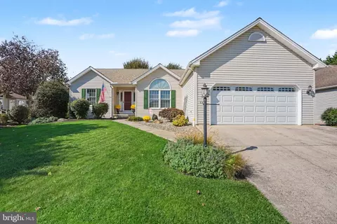 2483 Cope Dr, Mechanicsburg, PA 17055