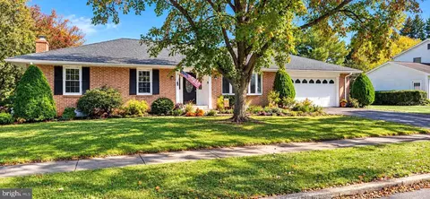 5259 Deerfield Ave, Mechanicsburg, PA 17050