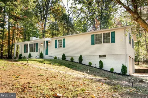 36 White Oak Dr, Carlisle, PA 17015