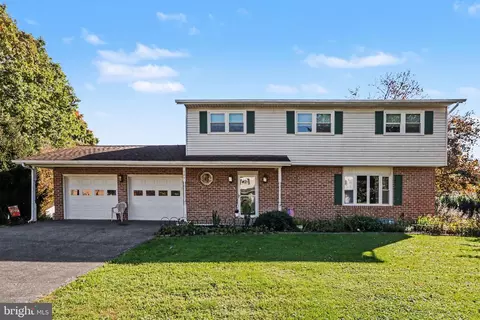 904 Armstrong Rd, Carlisle, PA 17013