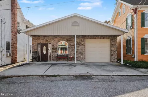 204 3rd St, Boiling Springs, PA 17007