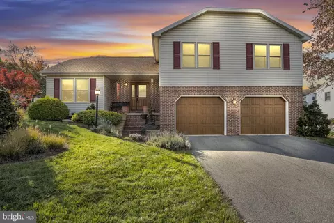 44 Teaberry Dr, Carlisle, PA 17015