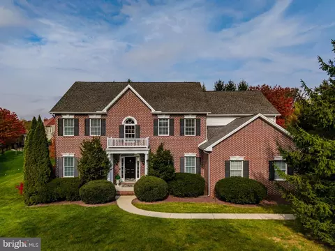 3620 Golfview Dr, Mechanicsburg, PA 17050