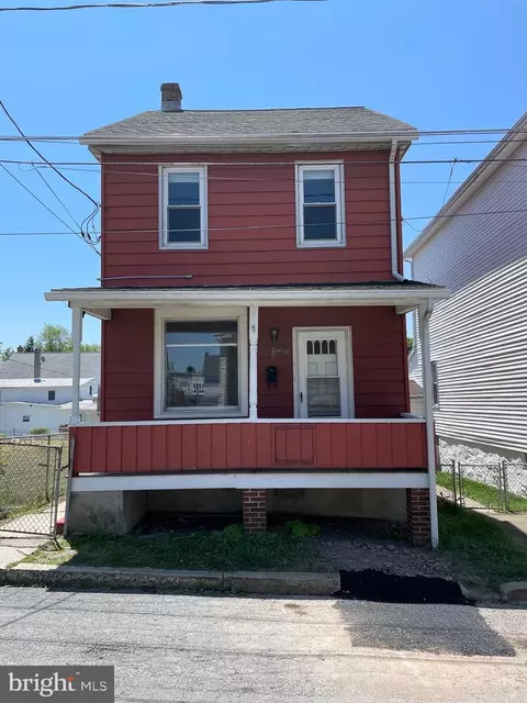 341 W Iron St, Summit Hill, PA 18250