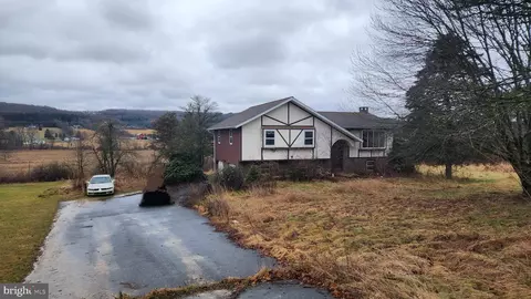 166 Eberts Ln, Lehighton, PA 18235