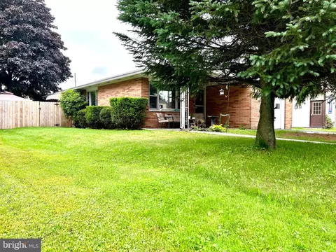 4 E Maple St, Tresckow, PA 18254