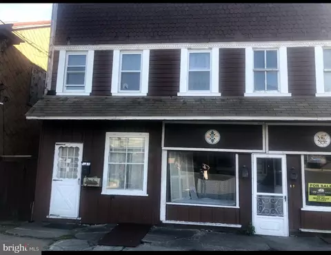9 E 11 E Ludlow St, Summit Hill, PA 18250
