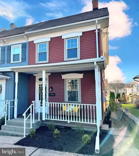 233 South St, Lehighton, PA 18235