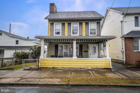 207 W White St, Summit Hill, PA 18250