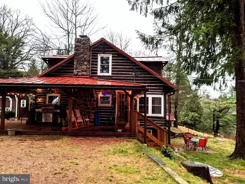 9 Hartung St, Lake Harmony, PA 18624