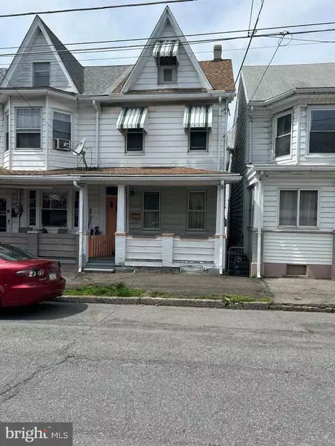 11 E Bertsch St, Lansford, PA 18232