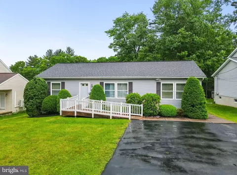 325 6th St, Weatherly, PA 18255