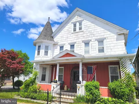 202 E Hazard St, Summit Hill, PA 18250