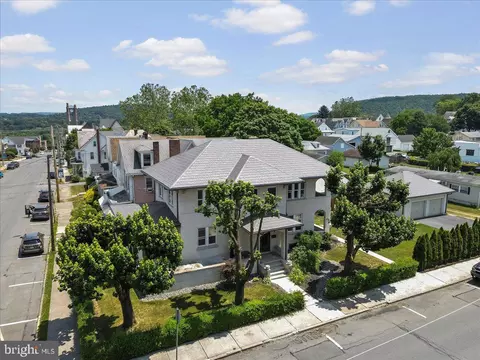 201 S 4th St, Lehighton, PA 18235
