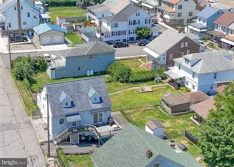 40 W Coal St, Nesquehoning, PA 18240