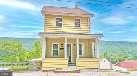 566 E Railroad St, Nesquehoning, PA 18240