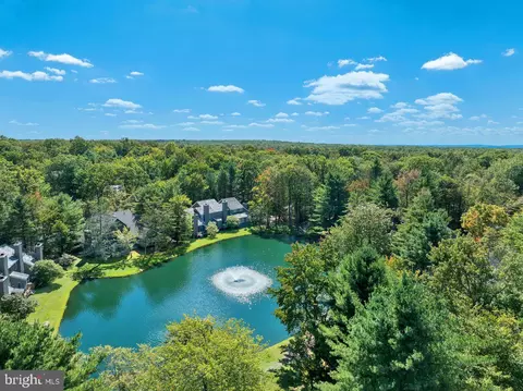 188 Snow Ridge Cir, Lake Harmony, PA 18624