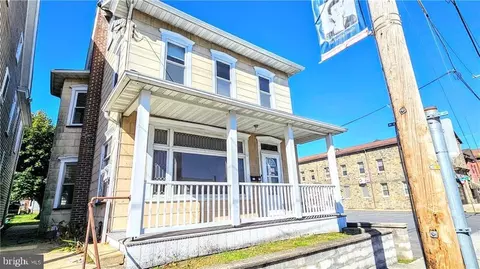 152 S 3rd St, Lehighton, PA 18235