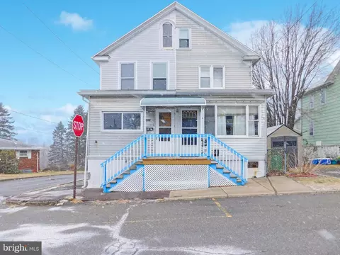248-250 W Hazard St, Summit Hill, PA 18250