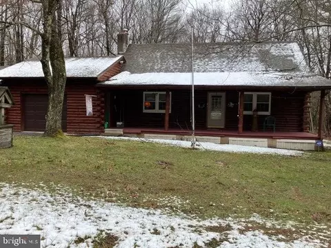 62 Narragansett Trl, Albrightsville, PA 18210