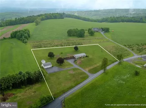 1195 Hemlock St, Palmerton, PA 18071