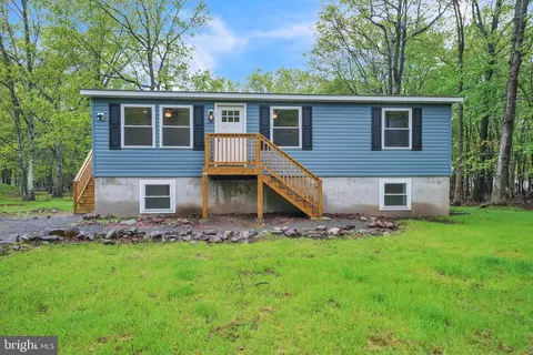 33 Lucretius Trl, Albrightsville, PA 18210