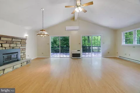 289 Towamensing Trl, Albrightsville, PA 18210