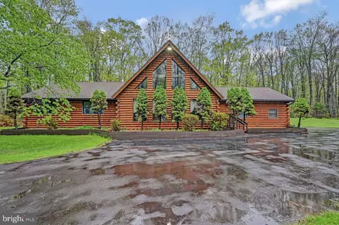 22 Jonathan Point Dr, Lake Harmony, PA 18624