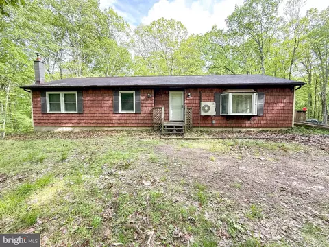 751 Hudson Dr, Weatherly, PA 18255