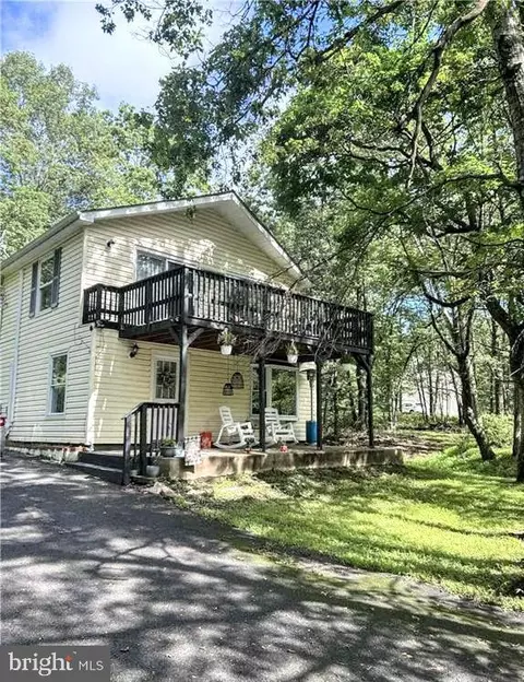 15 Hiawatha Trl, Albrightsville, PA 18210