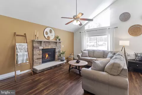 644 Old Stage Rd, Albrightsville, PA 18210