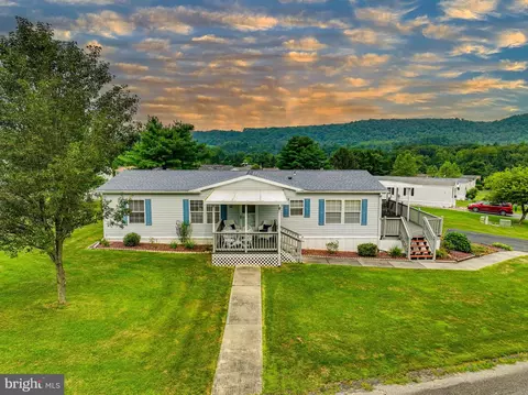 86 Sam Brooke Cir, Lehighton, PA 18235