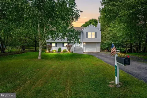 275 Petrarch Trl, Albrightsville, PA 18210