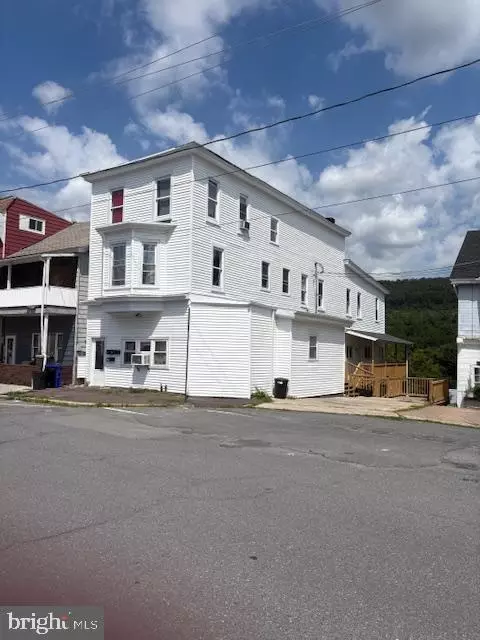 157 W Ridge St, Lansford, PA 18232